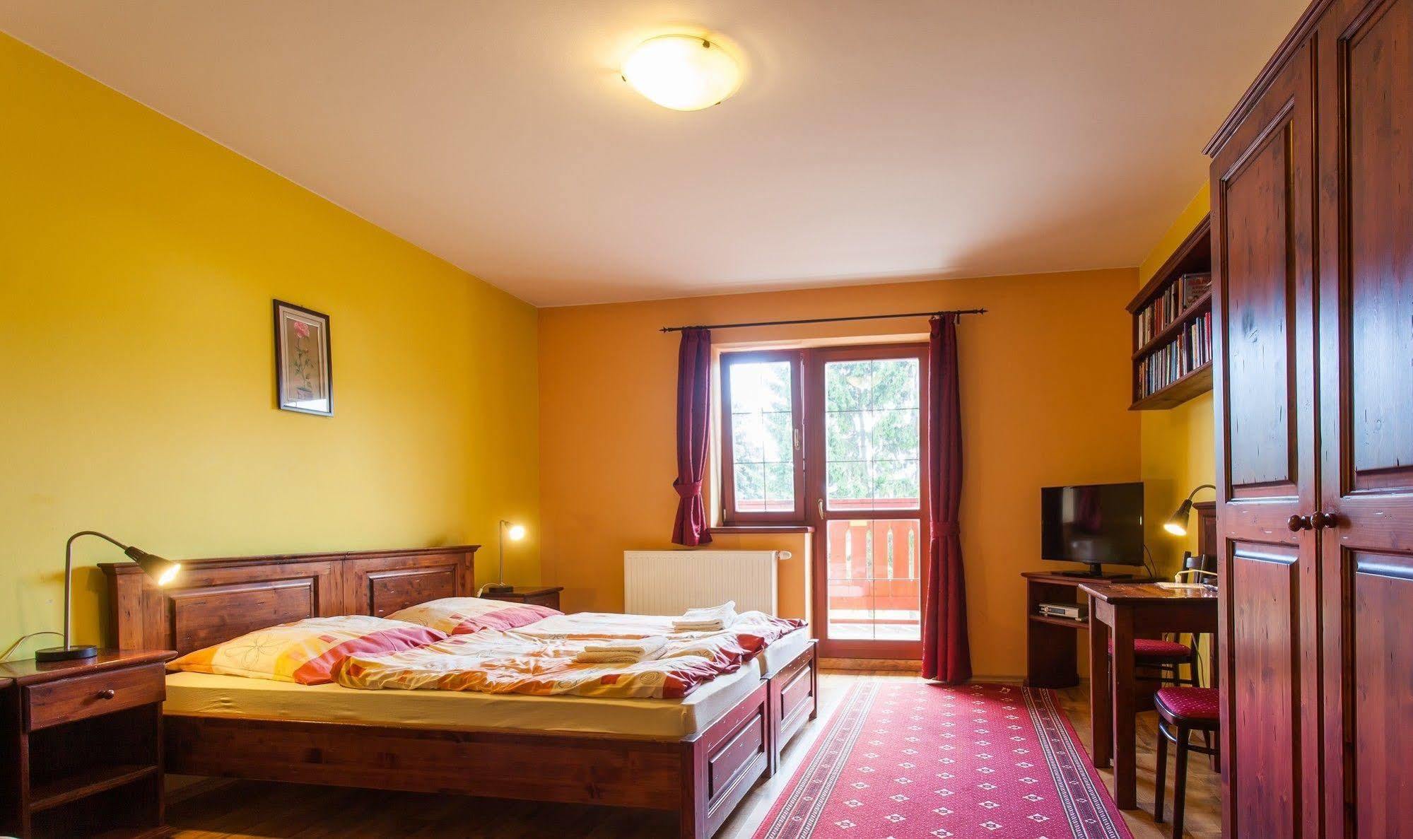 Penzion Motyl Liptovská Teplá Buitenkant foto